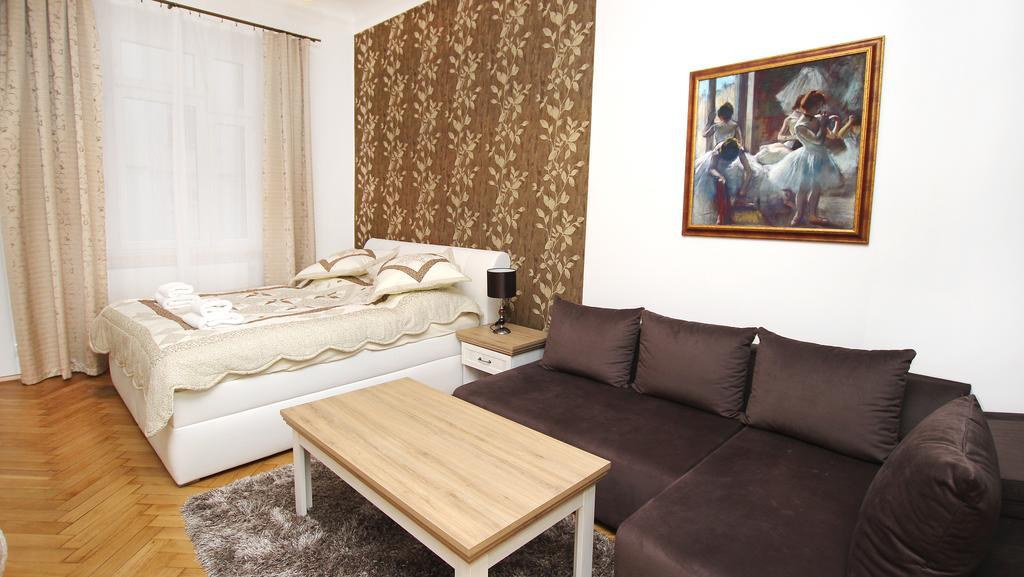 Astra 2 Apartment Prague Room photo